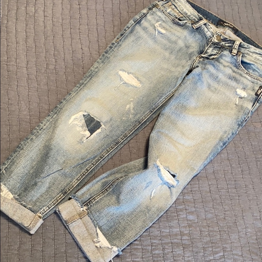 Silver Suki Ankle Jeans Distressed Light Wash